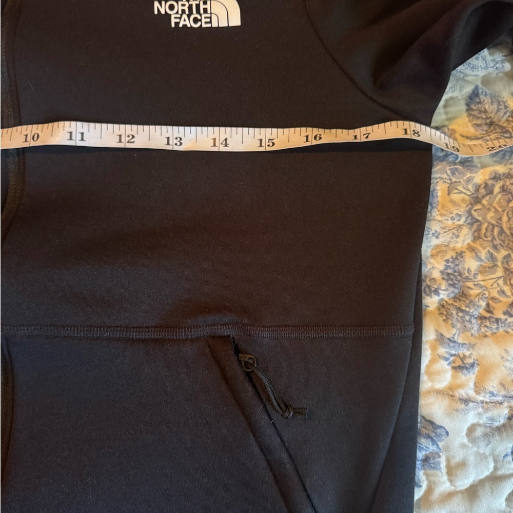 The North Face Women's Black Zip-Up jacket - Picture 4 of 8